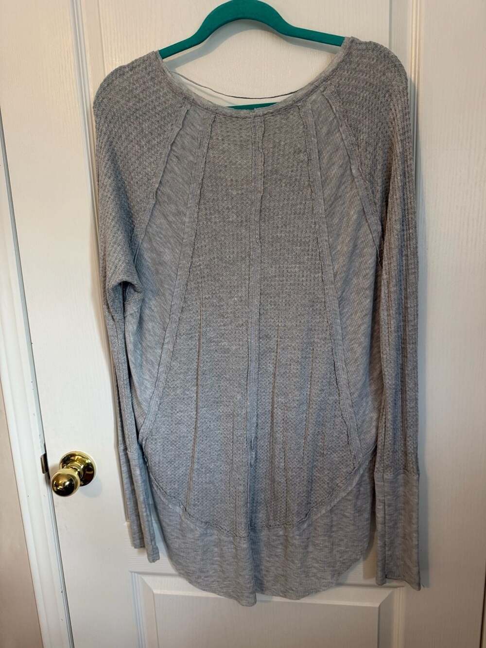 We The Free Catalina V-Neck Thermal Waffle Knit Heather Grey Top Long Sleeve M - Picture 2 of 6